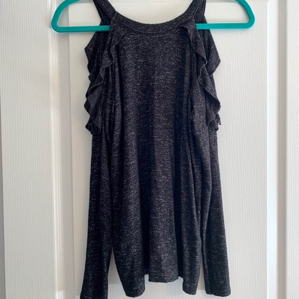 AE Ruffle Cold-Shoulder Top - Picture 3 of 4